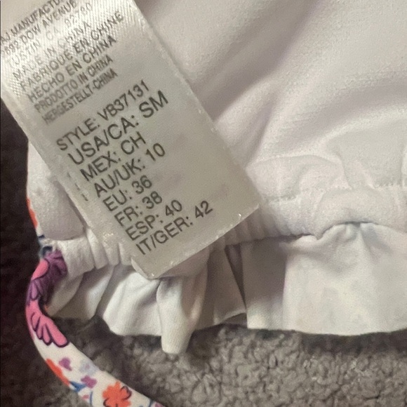 Floral Ruffle Bikini Set - Picture 4 of 4